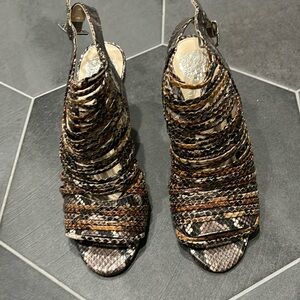 Vince camuto size 8.5